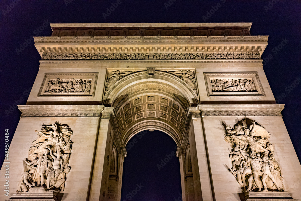 Arc de Triomphe, Paris, France at night