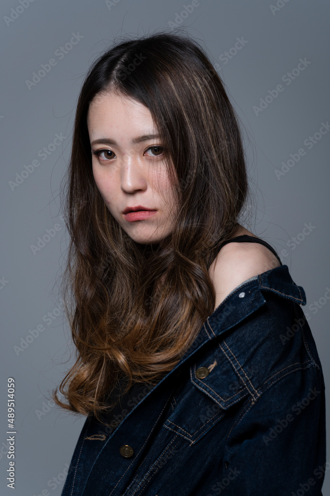 クールな女性 クールな女性