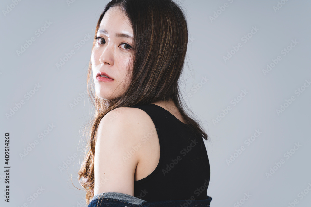 クールな女性ポートレート クールな女性ポートレート