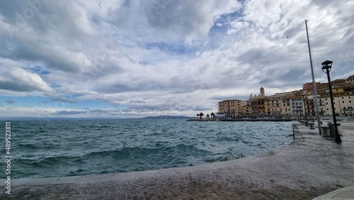 Mare mosso cielo nuvoloso e onde increspate - Rough sea cloudy sky and rippling waves