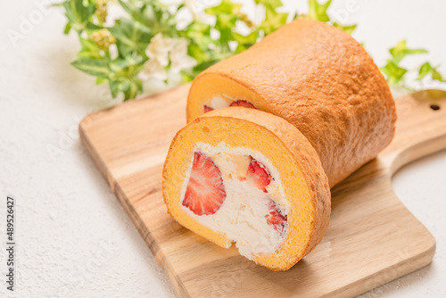 イチゴのロールケーキ