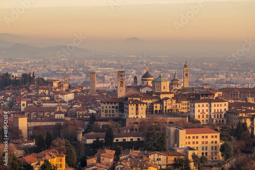 panorama of the city of Bergamo at sunset © Francesca Emer