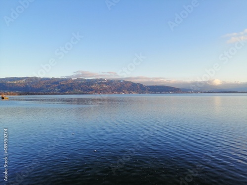 Die Berge am See