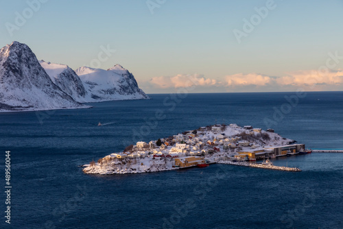 Obraz na płótnie picturesque fishing village Husoy on Senja island in Northern Norway w salonie