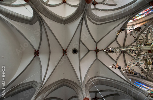 Unkel (Rhein), Kirche St. Pantaleon, Blick in das Gewölbe photo