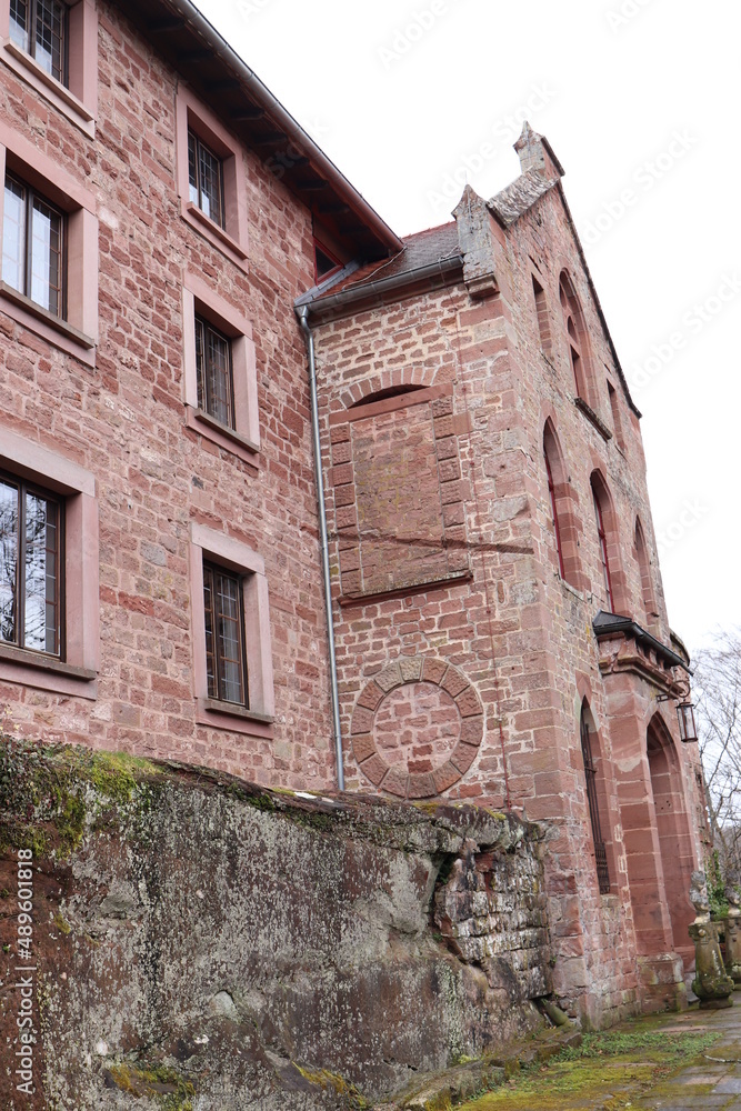 Burg Berwartstein in Elernbach. Dehner Felsenland.