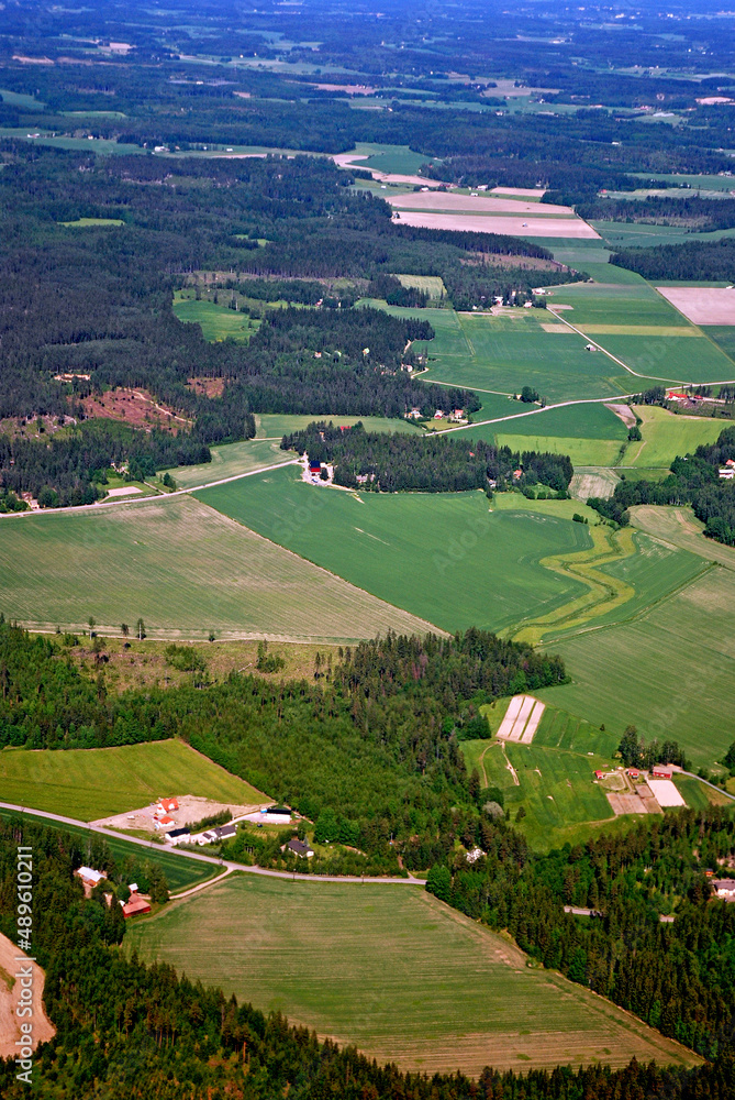 Campo cultivado em area rural. Finlândia.