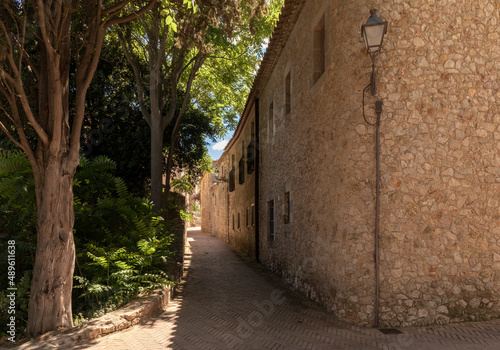 Fototapeta Naklejka Na Ścianę i Meble -  old buildings in the Costa Brava town of Sant Martí de Empuries