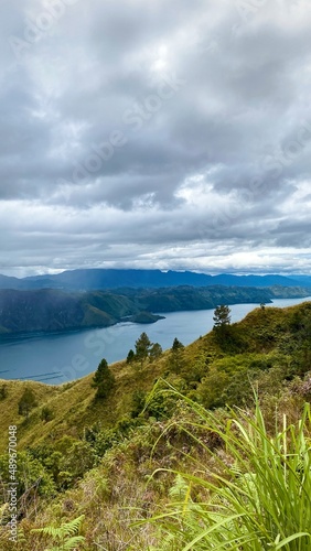 Lake Toba is an amazing natural wonder located on the island of Sumatra. The natural beauty of Tao Toba offers the charm of green mountains spoil the eyes and clean air that is soothing.