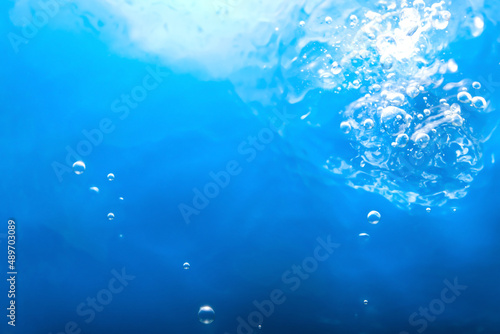 青い綺麗な水と泡のテクスチャ