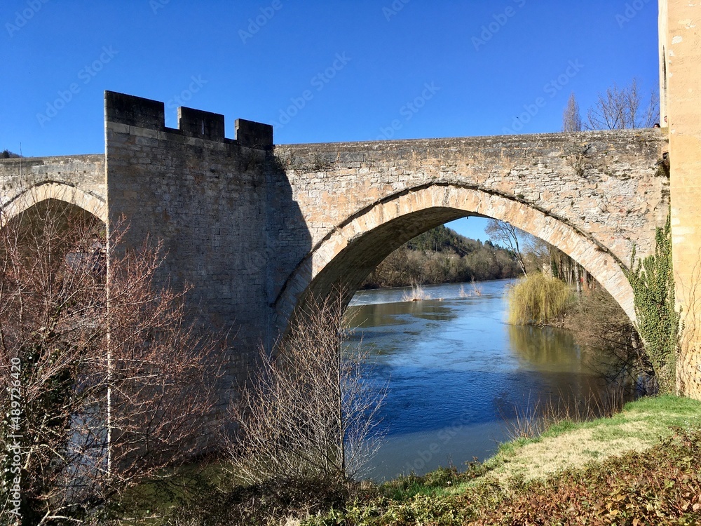 old stone bridge over the lot in cahors