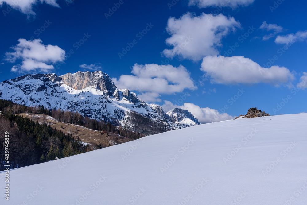 Obraz premium Unterberg Südseite , Blick von Maria Gern im Winter mit Schnee