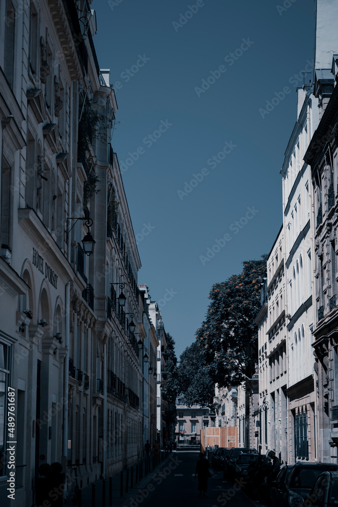 Streets and neighborhoods of Paris in cinematic colors