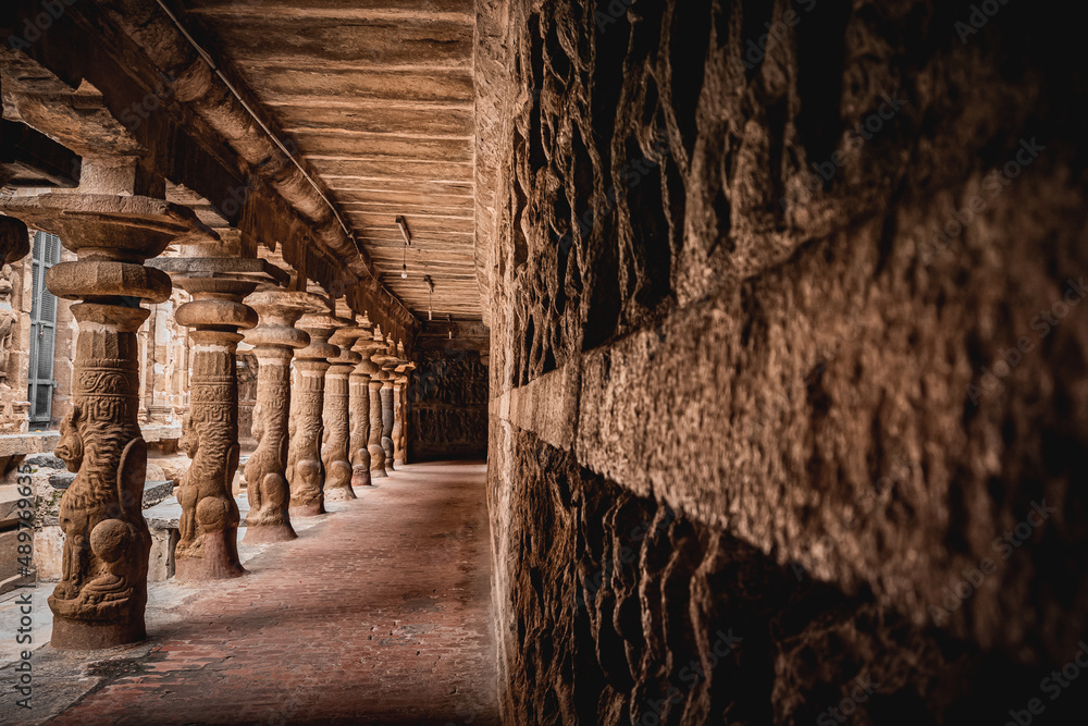 Fototapeta premium Thiru Parameswara Vinnagaram or Vaikunta Perumal Temple is a temple dedicated to Vishnu, located in Kanchipuram in the South Indian state of Tamil Nadu - One of the best archeological sites in India