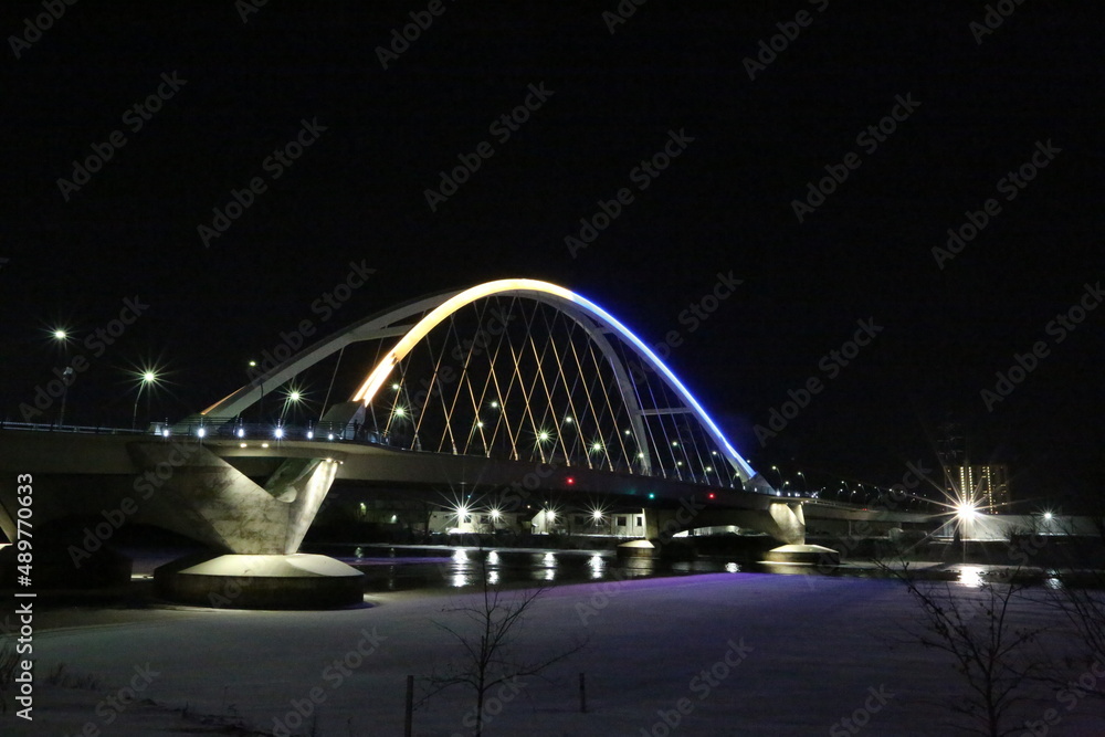 Fototapeta premium Lowry Bridge Minneapolis Ukrainian Colors