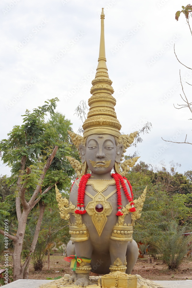 Obraz premium Phraya Purisat stucco according to Asian beliefs
