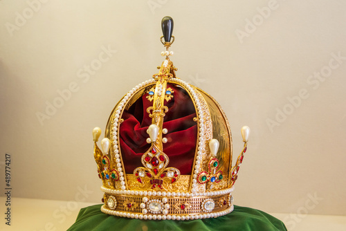 王様（キング）が被る王冠（クラウン）の写真 ／切り抜き用