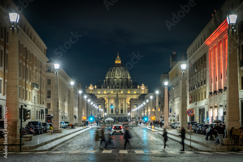 Saint Peter's Basilica at night © Shaun