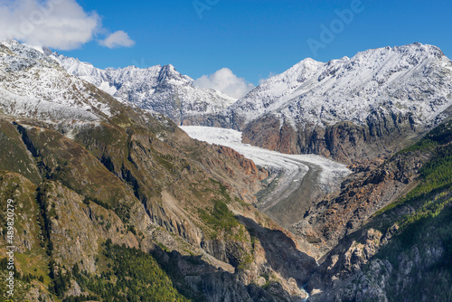 Der UNESCO Panoramaweg von der Belalp zur Riederfurka mit Blick auf den Aletsch-Gletscher, Schweiz