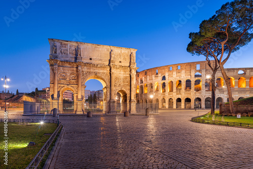 Canvas Print Rome, Italy at the Arch of Constantine and the Colosseum