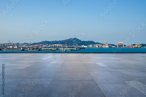 Floor tile observation deck and city view © 昊 周