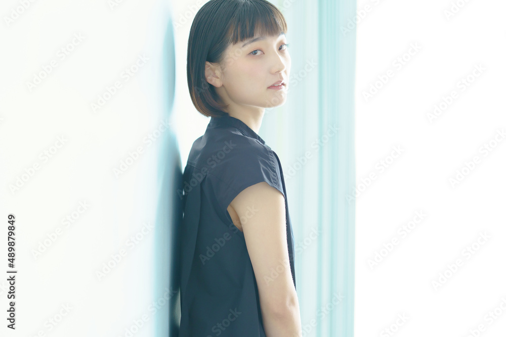 女性の横顔 女性の横顔