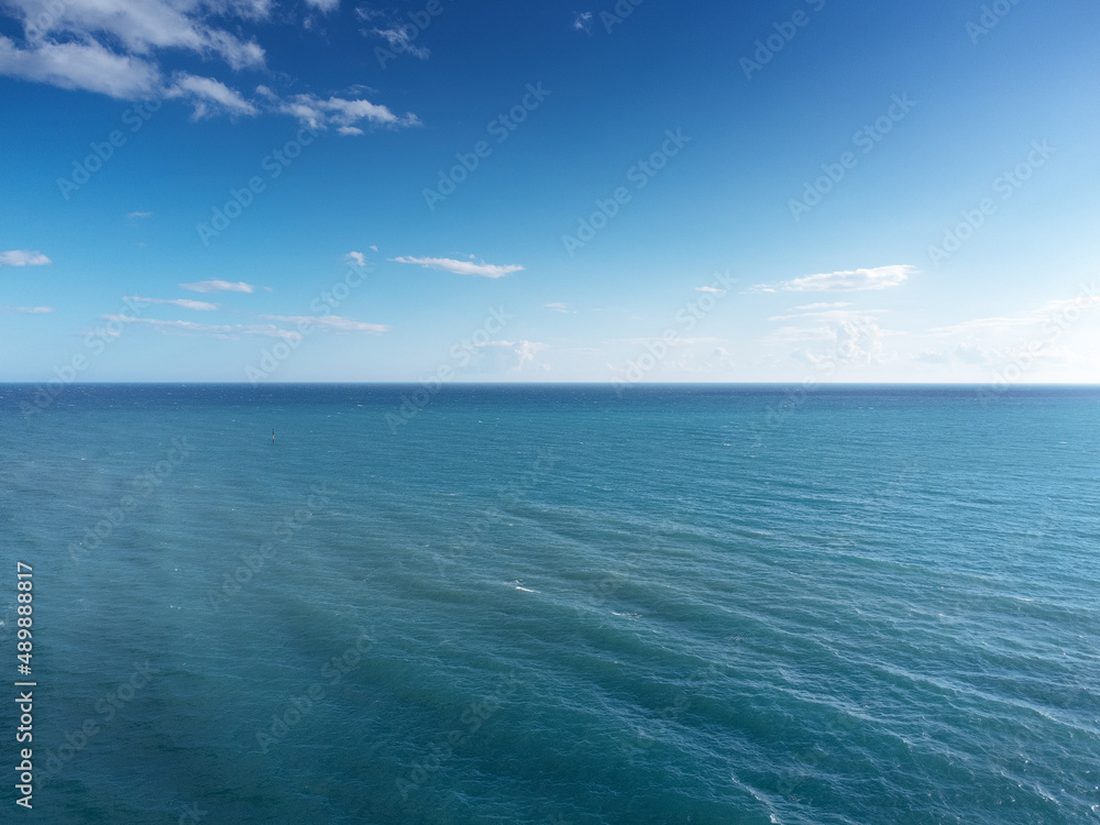 Obraz premium sea and cloudy sky