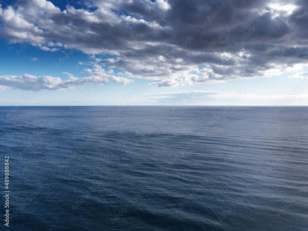 Obraz premium sea and cloudy sky