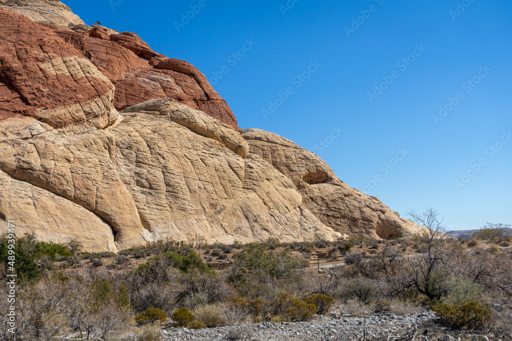Fototapeta premium Large rock formation at the Red Rock Canyon Area in Nevada