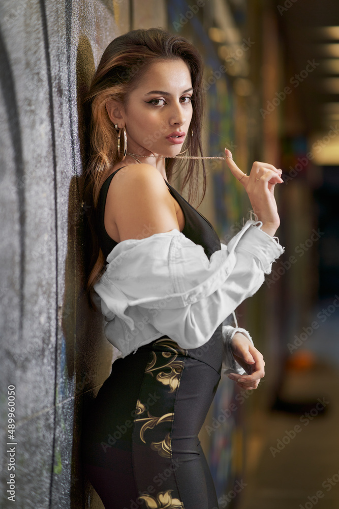 Obraz premium Model poses in urban shoot in the streets of Madrid, Spain