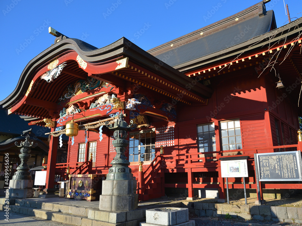 Fototapeta premium 武蔵御嶽神社、幣殿・拝殿