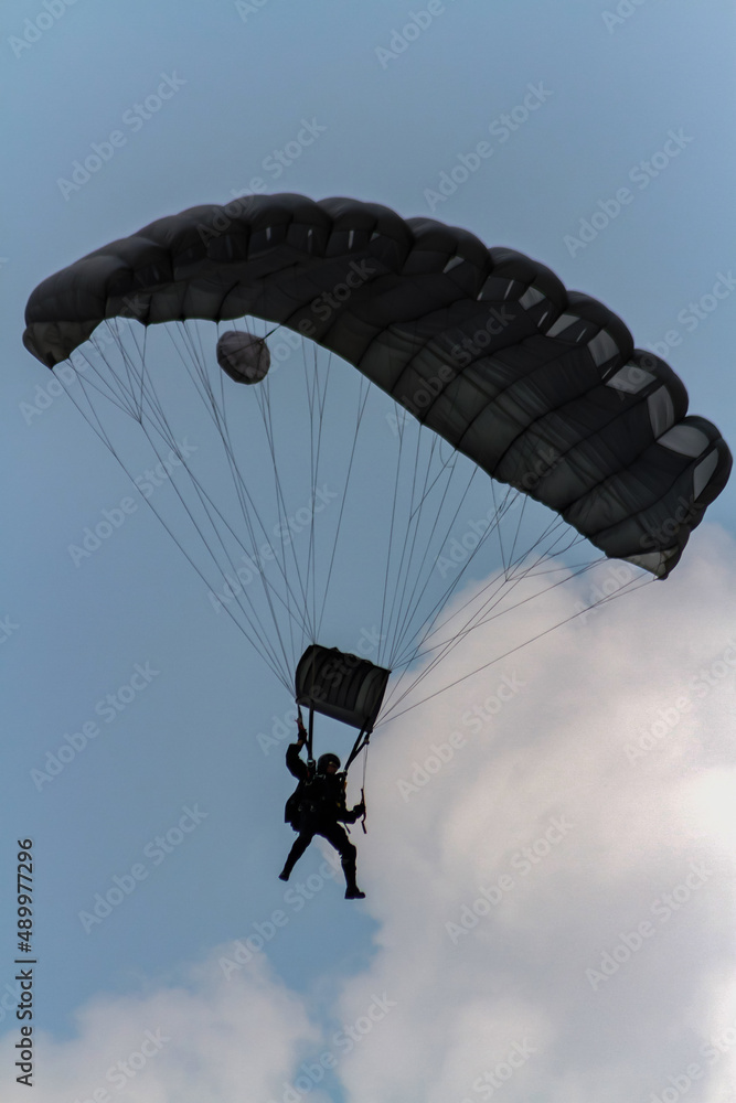 Paracaidista Militar en negro Stock Photo Adobe Stock