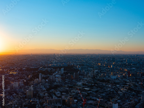 夕方の都市風景 © maru54