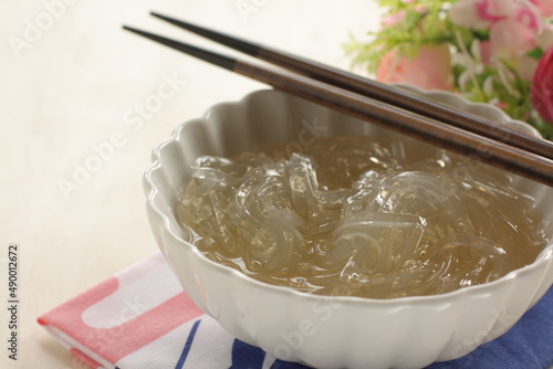 Foto Japanese food, agar agar and vinegar soup for summer food image
