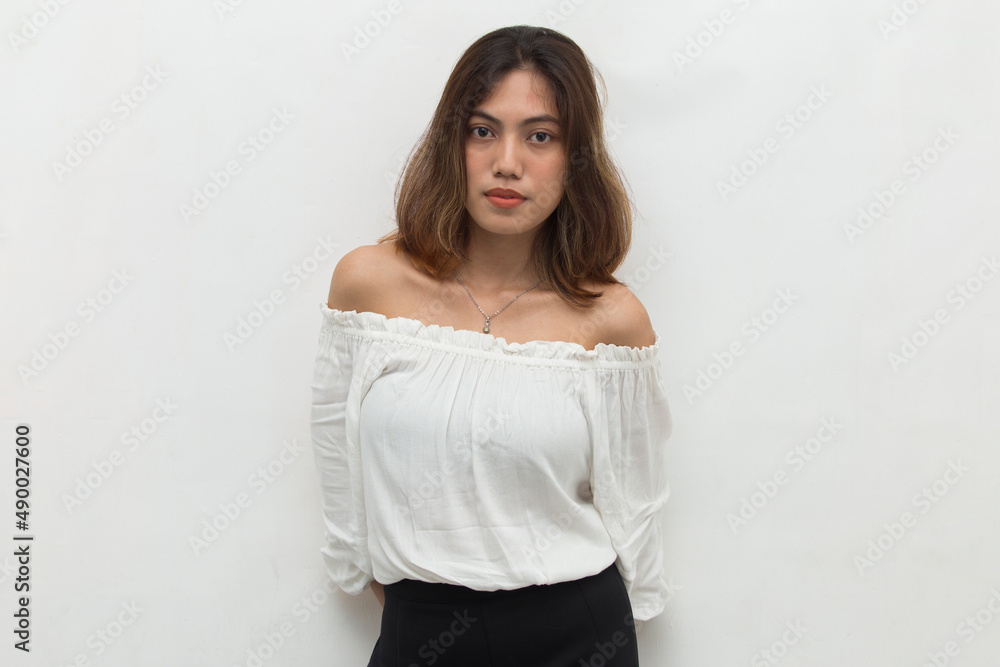 portrait of beautiful young asian woman isolated on white background
portrait of beautiful young asian woman isolated on white background