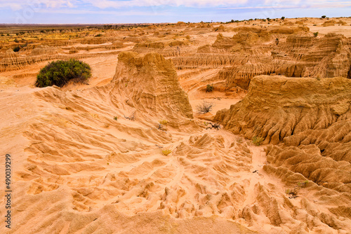 Mungo dry creek hor light photo