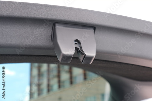 Electric vehicle trunk lock, how to close the back door of a car
