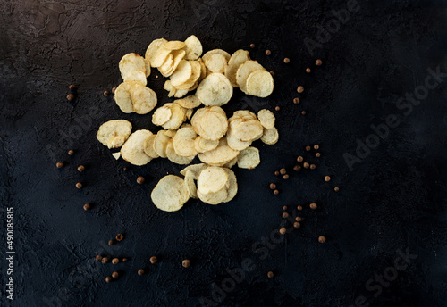 potato chips with pepper