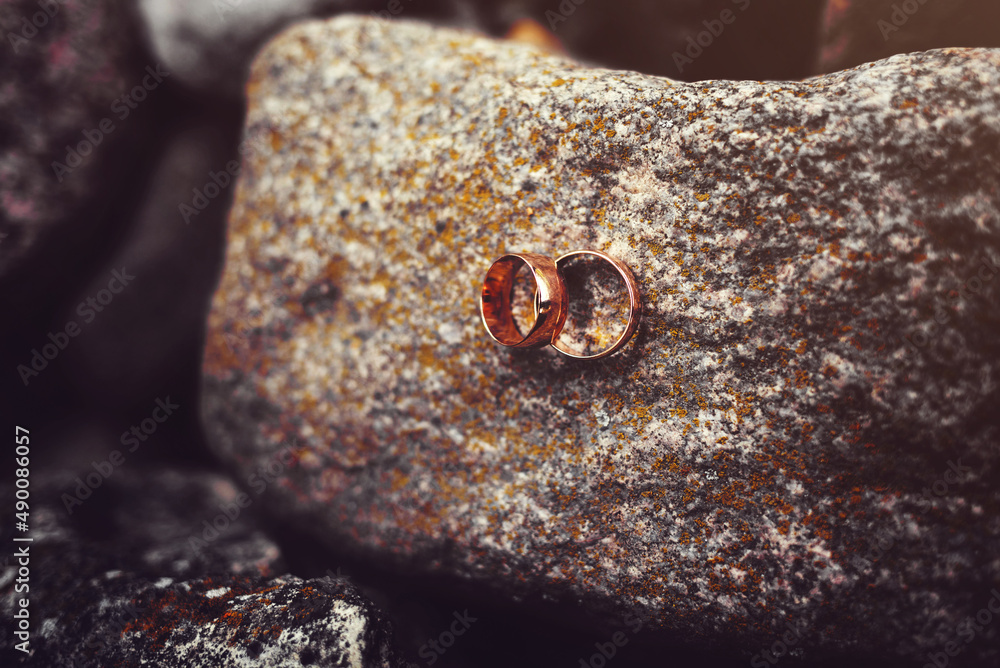 Fototapeta premium golden wedding rings