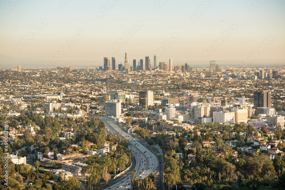 Obraz premium A landscape view of Los Angeles, California.
