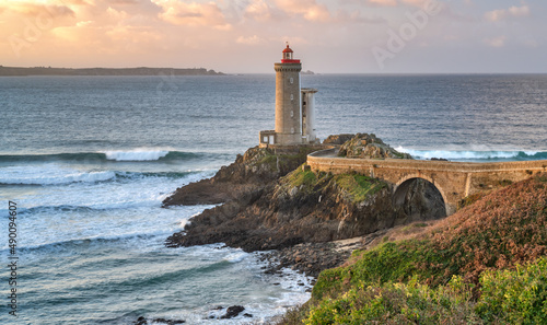 Fotografija Lighthouse Petit minou at sunrise
