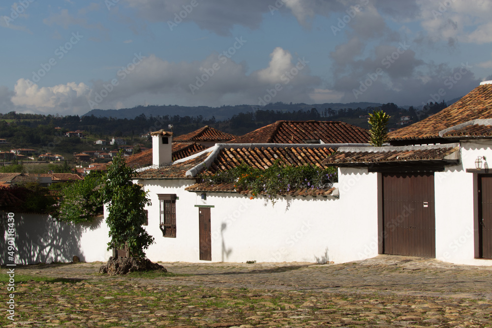 Naklejka premium Colonial buildings in the pretty village of Villa De Leyva, Colombia