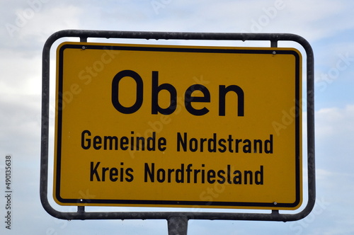 Ortsschild der Gemeinde "Oben" in Nordfriesland