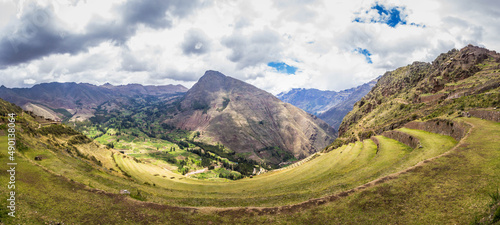 Vista panorámica de Pisaq, Valle Sagrado, Urubamba, Cusco - Perú