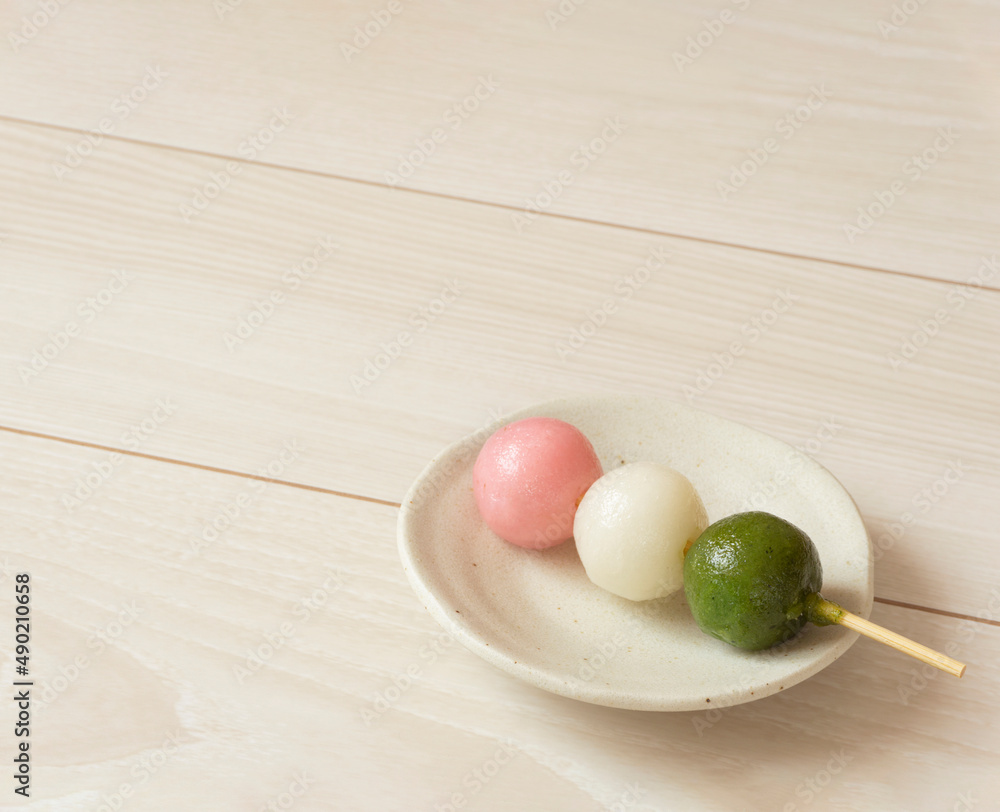 Three-color dumplings of Japanese sweets and copy space. 3色団子とコピースペース Three-color dumplings of Japanese sweets and copy space. 3色団子とコピースペース