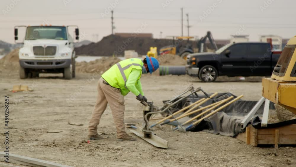 Construction Worker Cleaning Machinery Head Construction Worker Cleaning Machinery Head