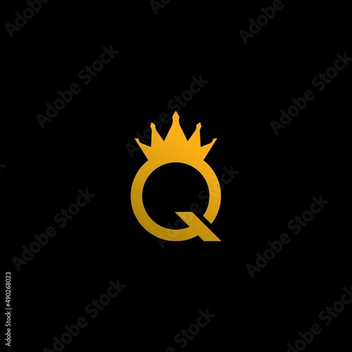 Golden Queen Q letter logo vector icon on black background illustration