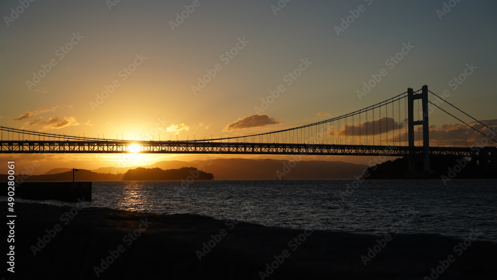 日の出と瀬戸大橋