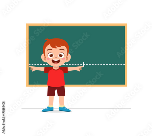 little boy measure width using hand stretch