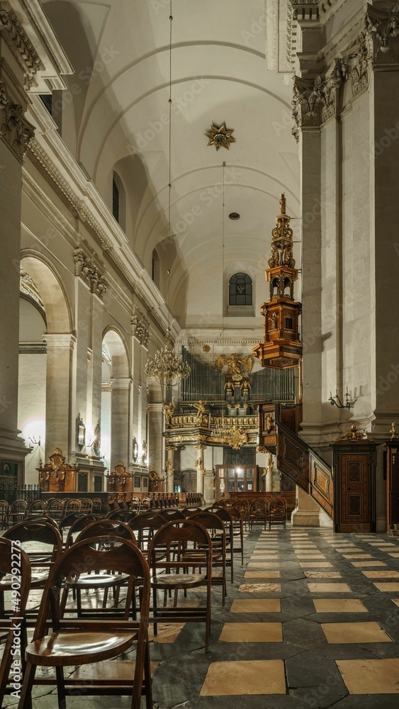Wnętrze Kościoła Piotra i Pawła w Krakowie
